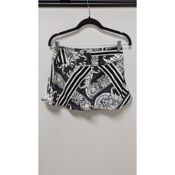 Express Black/White Patterned Mini Skort - Picture 2 of 2